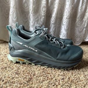 Altra Olympus 4 Trail Running Shoes Womens Size 8 Wide EUR 39 Green